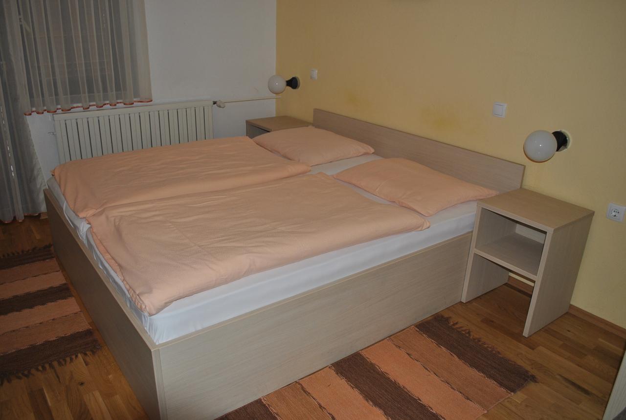 Pri Vidrgarju Hotel Vace Room photo